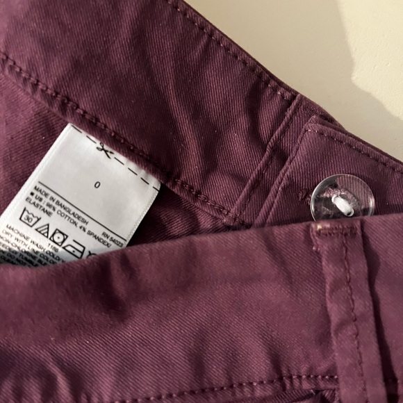 2 pair of Old Navy Pixie trousers. NWOT. Both sz 0 regular. Excellent - Picture 6 of 8